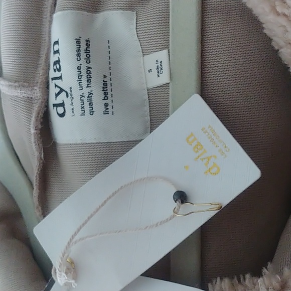 Dylan Harlowe Poncho Hoodie - Picture 6 of 10